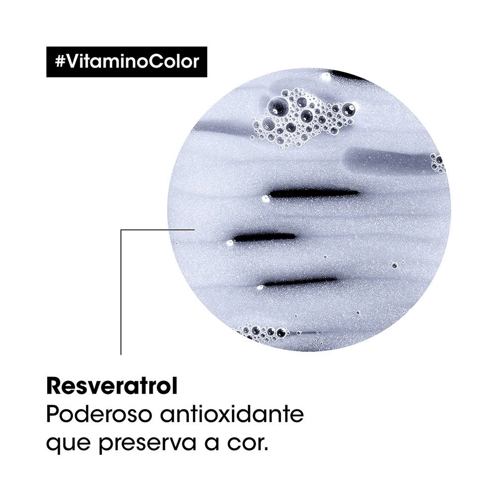 Detalhe da textura perolada do Shampoo Vitamino Color