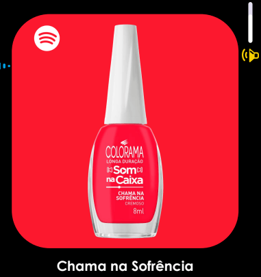Esmalte Colorama Chama na Sofrência em fundo vermelho vibrante