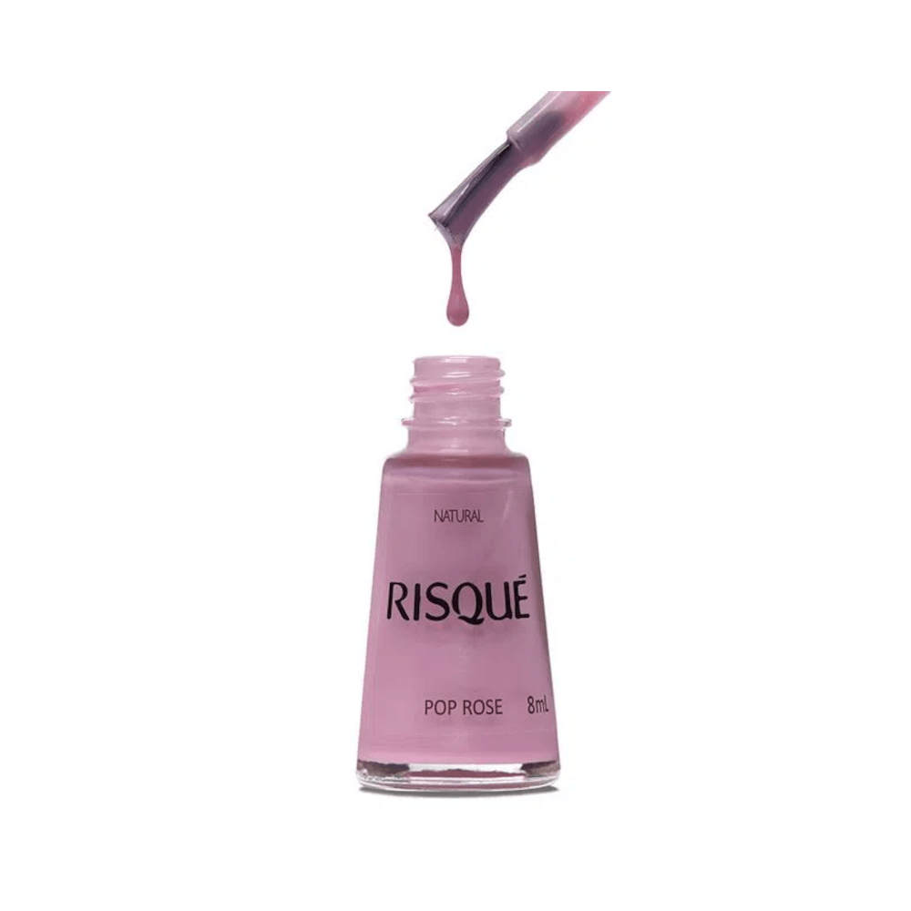 Frasco aberto com gota de esmalte mostrando textura cremosa