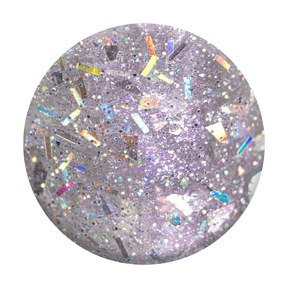 Close nas partículas de glitter prateado do esmalte Risqué
