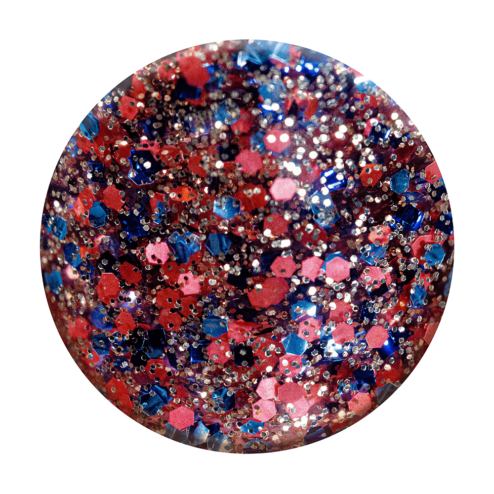 Close das partículas de glitter hexagonais laranja, azul, rosa e prata do esmalte Risqué