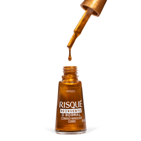 Pincel do esmalte Risqué Reinvente com gota de esmalte cobre metálico