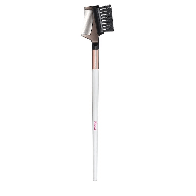 Pincel Ricca com cabo branco e detalhe rosado, mostrando escova e pente