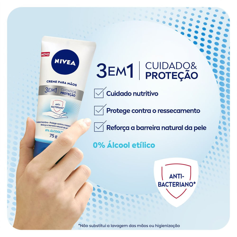 Mão segurando tubo do creme Nivea 3 em 1, destacando textura e benefícios