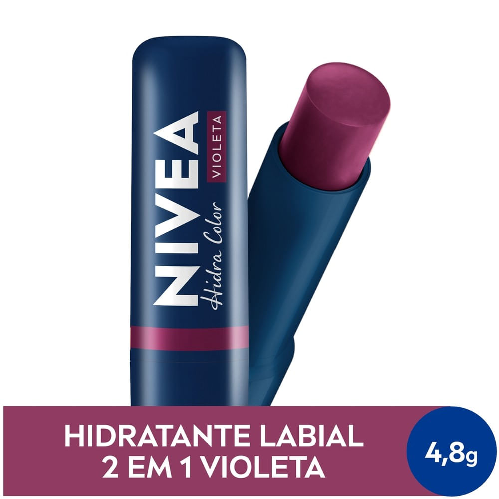 Protetor Labial Nivea Color Violeta em bastão aberto ao lado da tampa azul-marinho