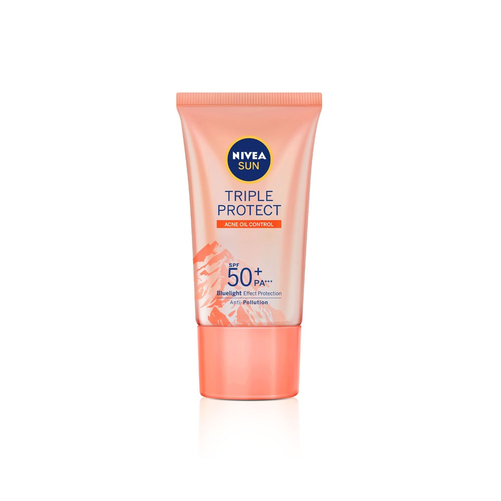 Detalhe da bisnaga NIVEA SUN Tripla Proteção FPS50 com destaque para controle de oleosidade