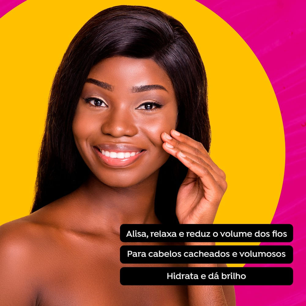 Resultado: cabelo liso, brilhante e com controle de volume