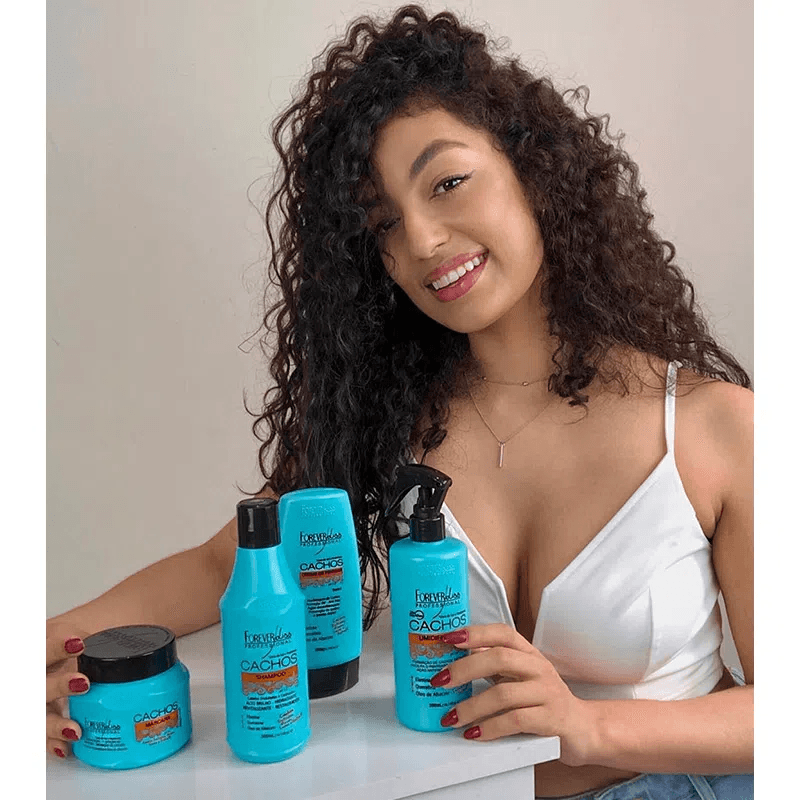 Linha Cachos Forever Liss com umidificador e máscara