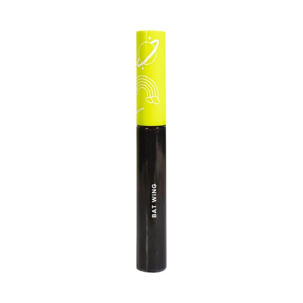 Magical Gloss Melu Bat Wing embalagem preta com tampa amarela decorada