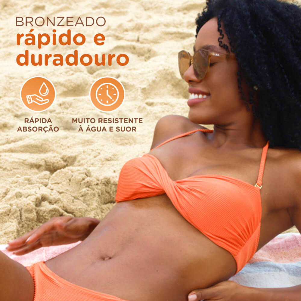 Mulher na praia representando bronzeado e rápida absorção do produto