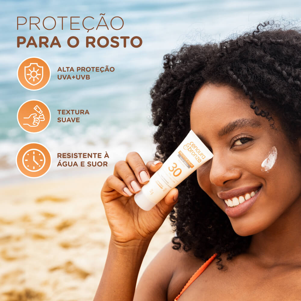 Aplicação do protetor facial Cenoura & Bronze na pele na praia