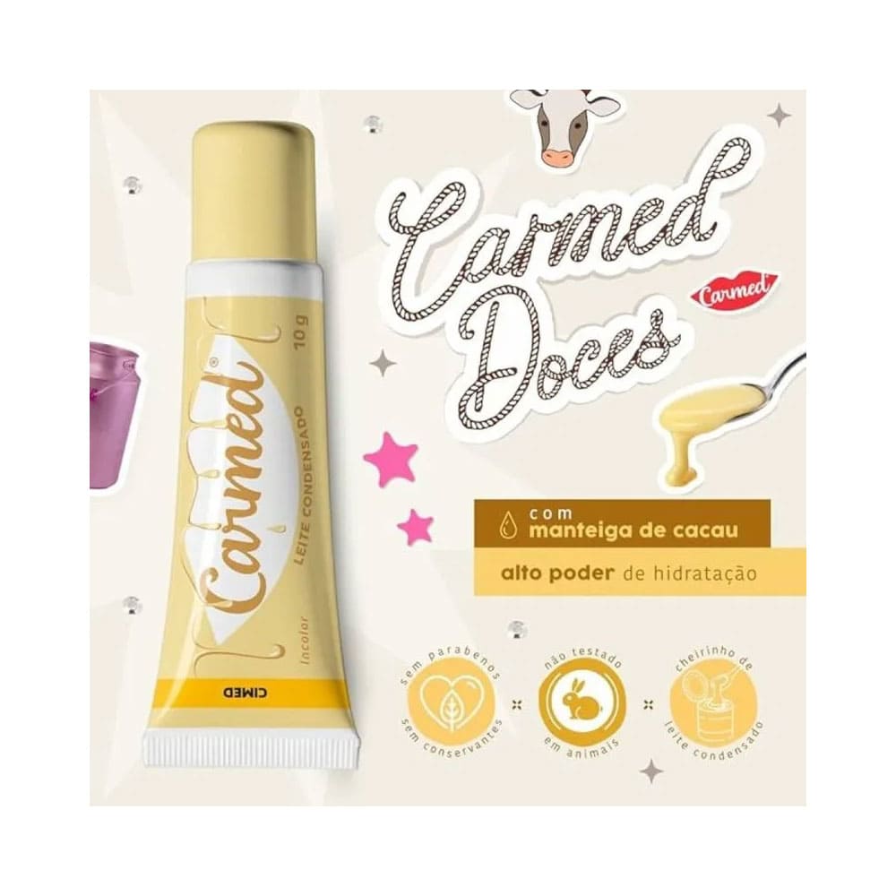 Tubo do hidratante Carmed com produto espalhado destacando textura