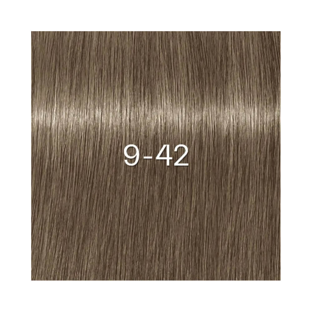 Close do tom 9.42 castanho claro acinzentado
