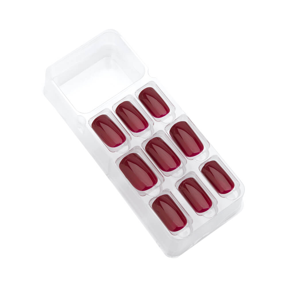 Close nas unhas postiças imPRESS First Kiss cor vinho com brilho gel