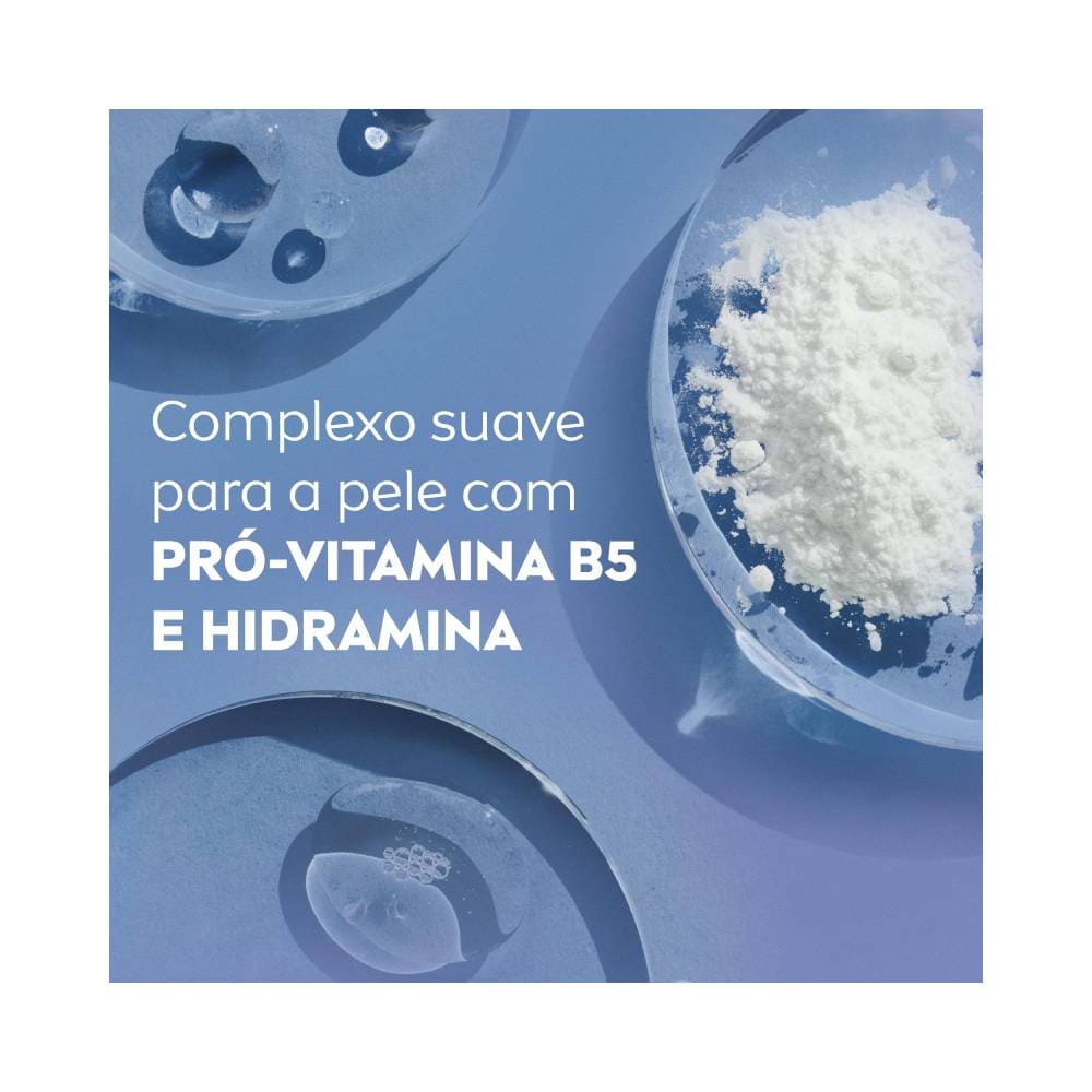 Textura e ingredientes do Lenço Facial Demaquilante NIVEA com pró-vitamina B5
