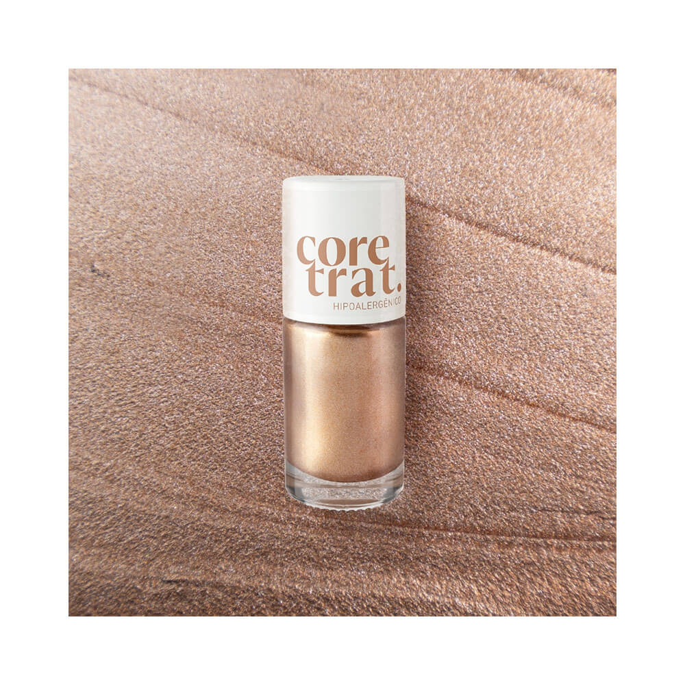 Frasco de Esmalte Blant Coretrat sobre fundo caramelo metálico