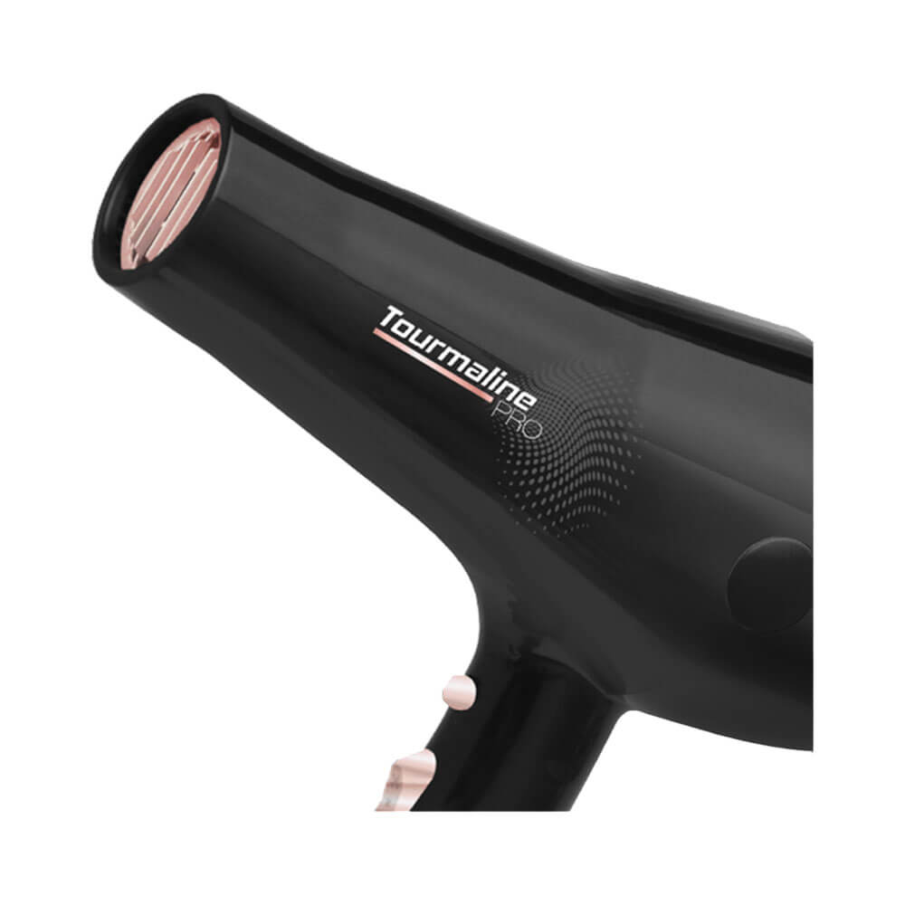 Close do bocal e acabamento Tourmaline Pro em preto com detalhes rose gold