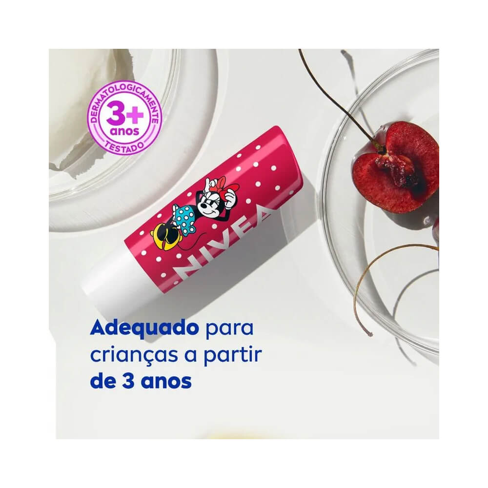 Bastão Hidratante Labial Nivea Cereja Shine Minnie com cerejas ao lado