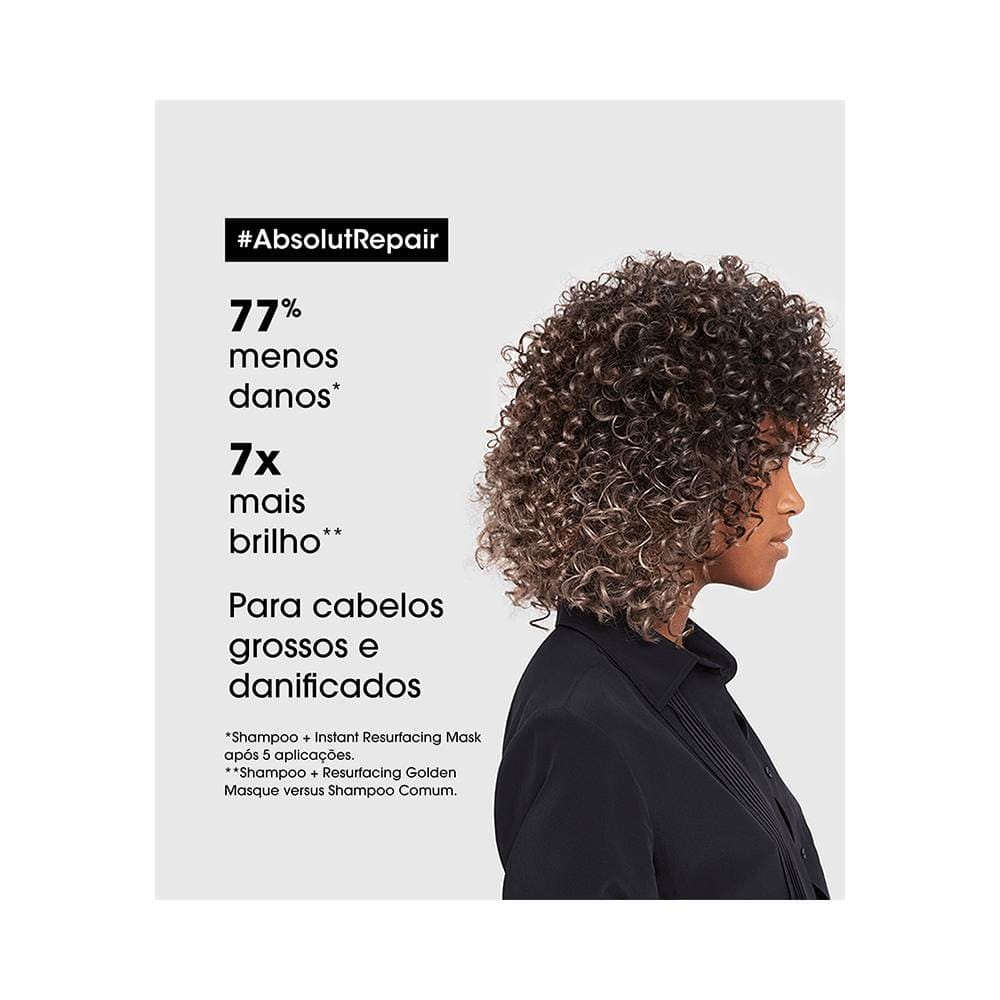 Resultado após uso: redução de danos e brilho intenso em cabelos volumosos