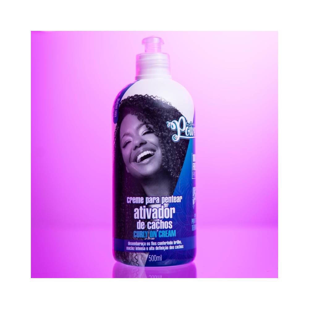 Creme de pentear Soul Power Curly on Cream 500ml com fundo rosa vibrante