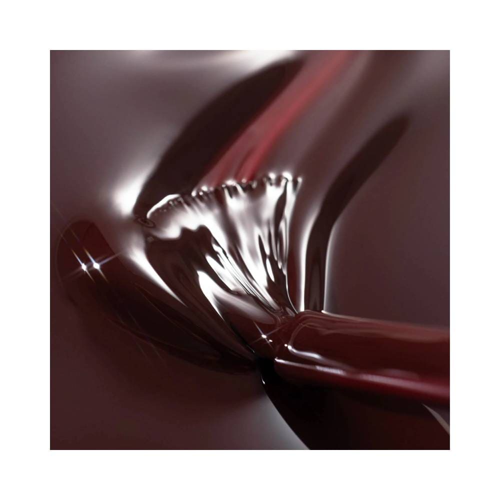 Close da textura e cor do esmalte Dailus Choco Cherry Brigadeirão