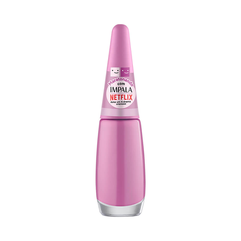 Frasco do esmalte Impala Maratonando com Netflix Ama Um K-Drama, tom rosa claro cremoso, fundo branco.