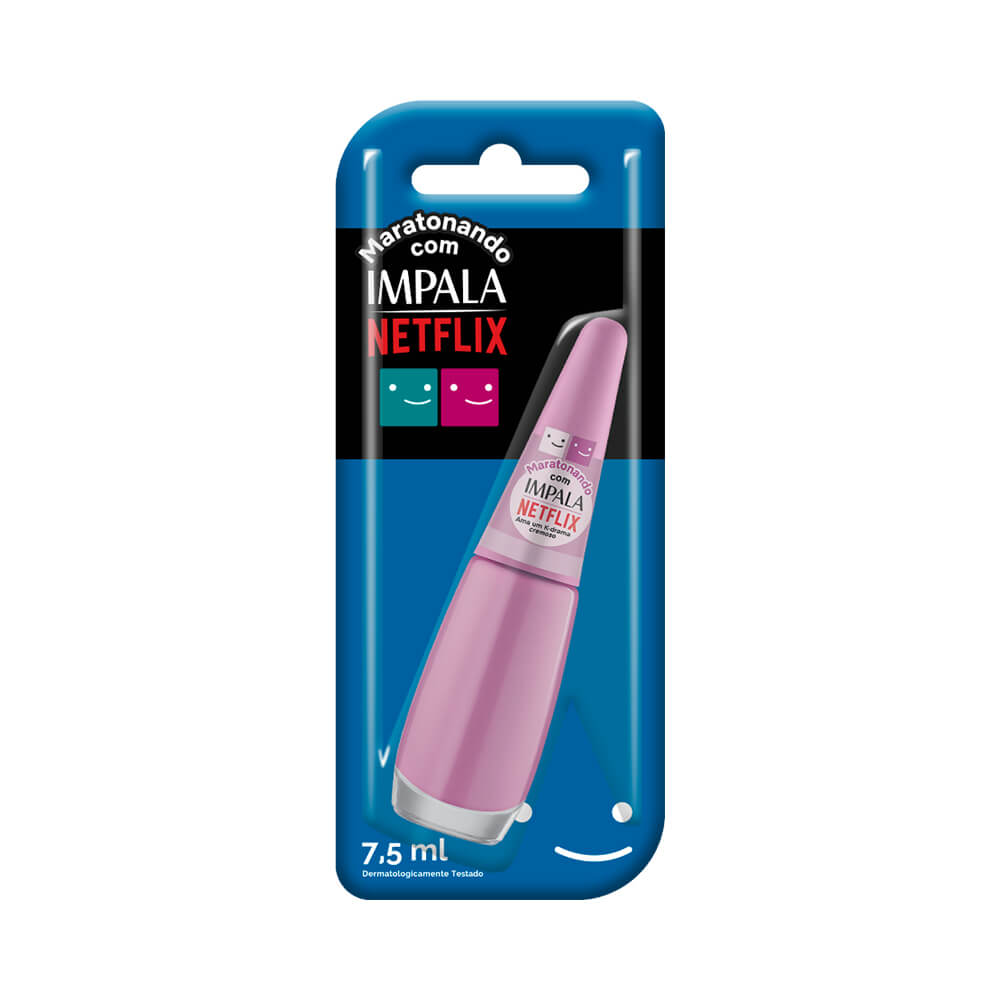 Esmalte Impala em blister azul, frasco com 7,5 ml e tampa rosa.