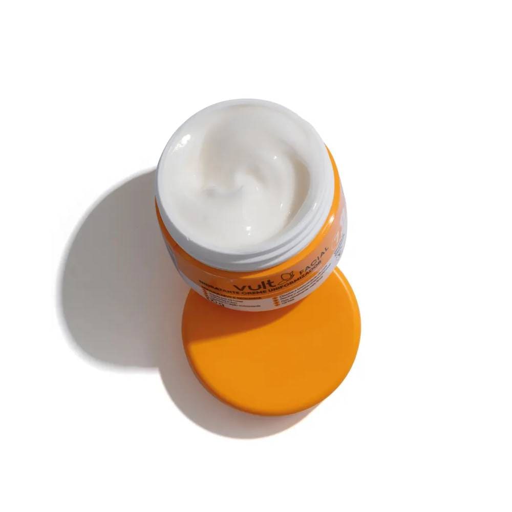 Pote aberto do Creme Facial Vult Uniformizador 100g mostrando a textura do creme