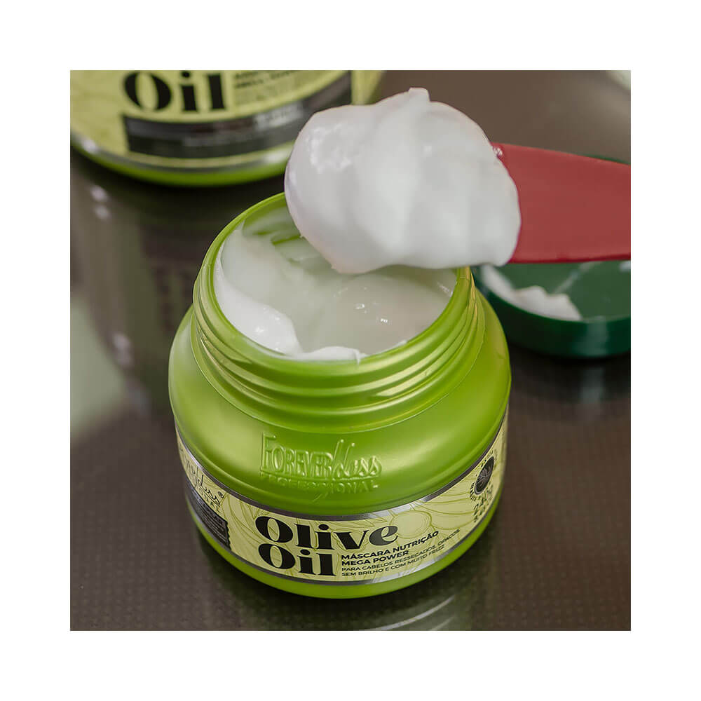 Máscara Capilar Forever Liss Olive Oil 250g aberta mostrando creme branco denso
