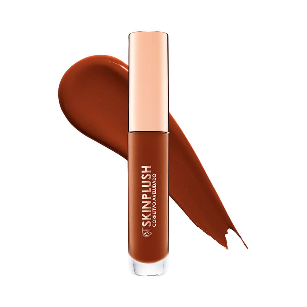 Corretivo Bruna Tavares Skinplush D3040 aplicado na pele, tom marrom