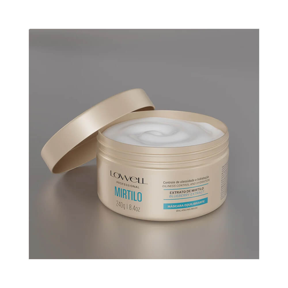 Máscara Capilar Lowell Mirtilo Equilibrante com textura cremosa visível