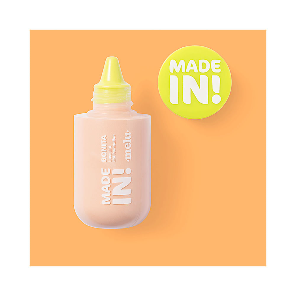 Base Melu Made In! Foundation Tint 20 com aplicador de bico fino amarelo