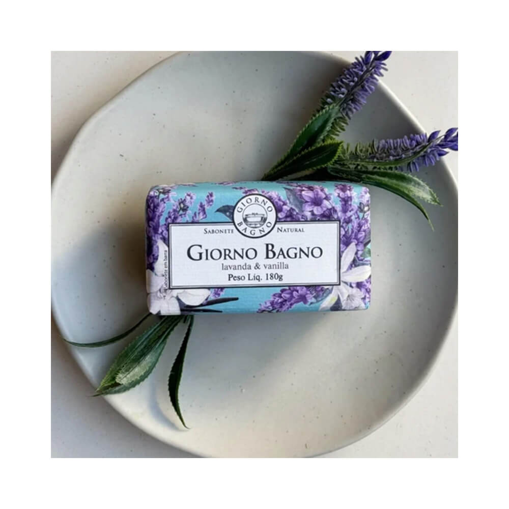 Sabonete Giorno Bagno Lavanda e Vanilla em embalagem azul com estampa floral