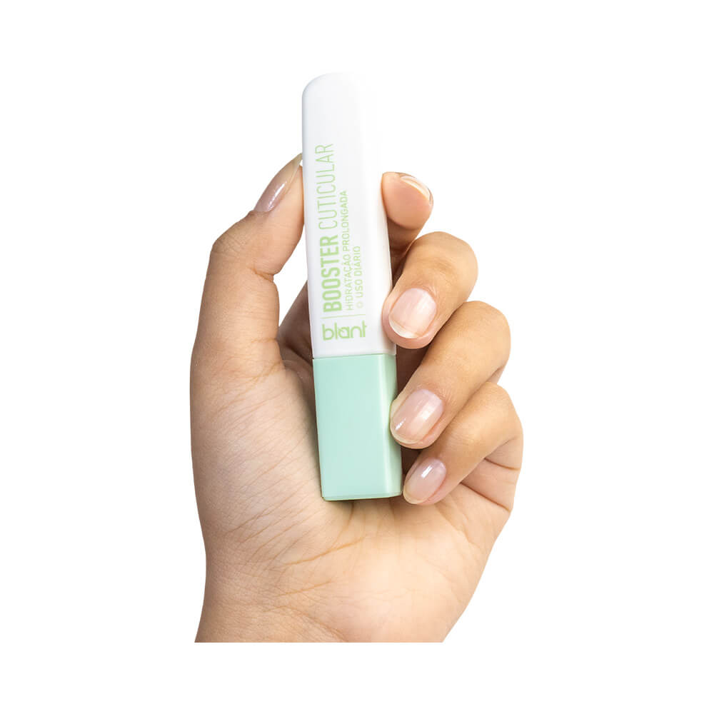 Aplicação da Caneta Blant Booster Cuticular 10g nas cutículas