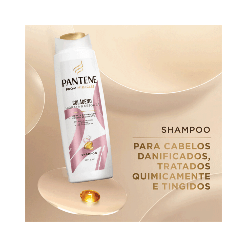 Frasco inclinado do Shampoo Pantene Colágeno 175ml sobre fundo creme/rosé