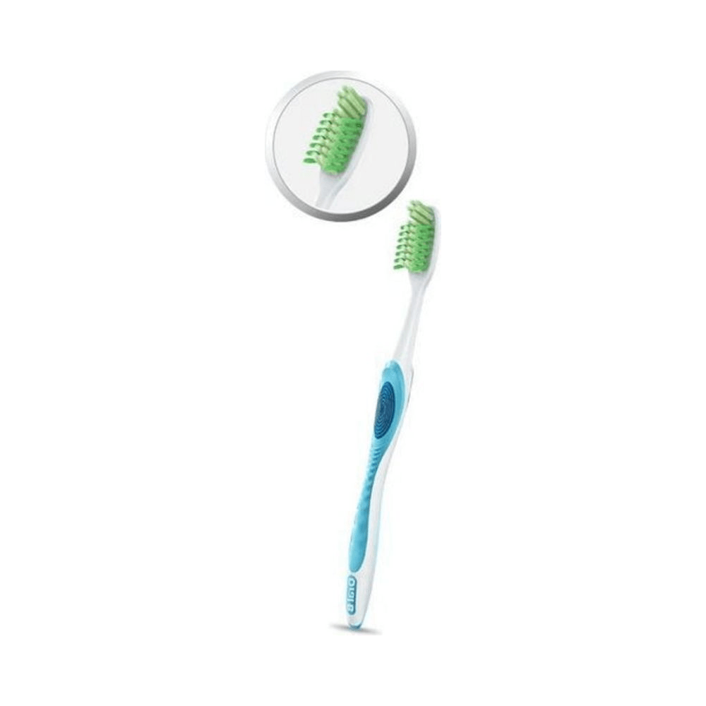 Escova Oral-B Ultrafino Detox com close nas cerdas verdes e cabo ergonômico