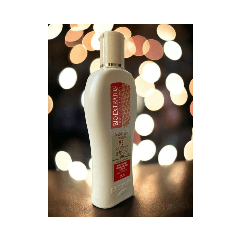 Frasco de Condicionador Bio Extratus Mel 250ml em fundo branco