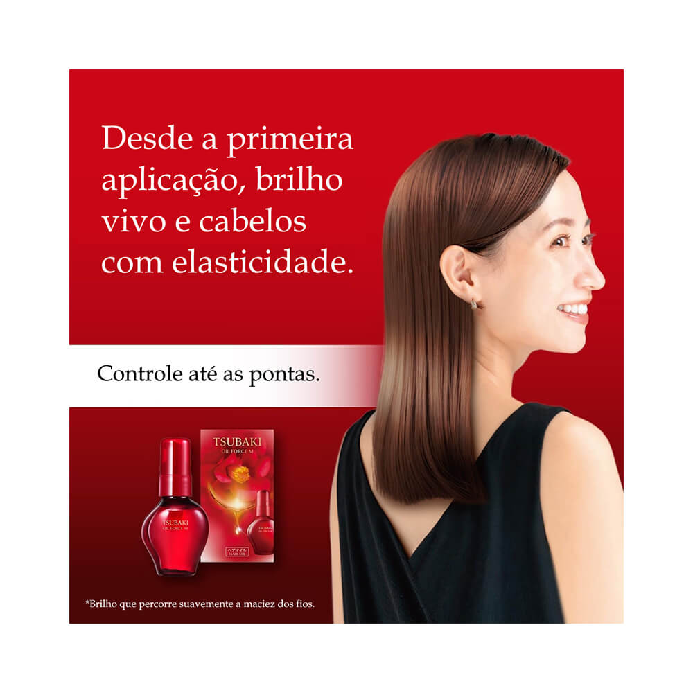 Mulher com cabelo liso e pontas controladas segurando o Óleo Capilar Tsubaki