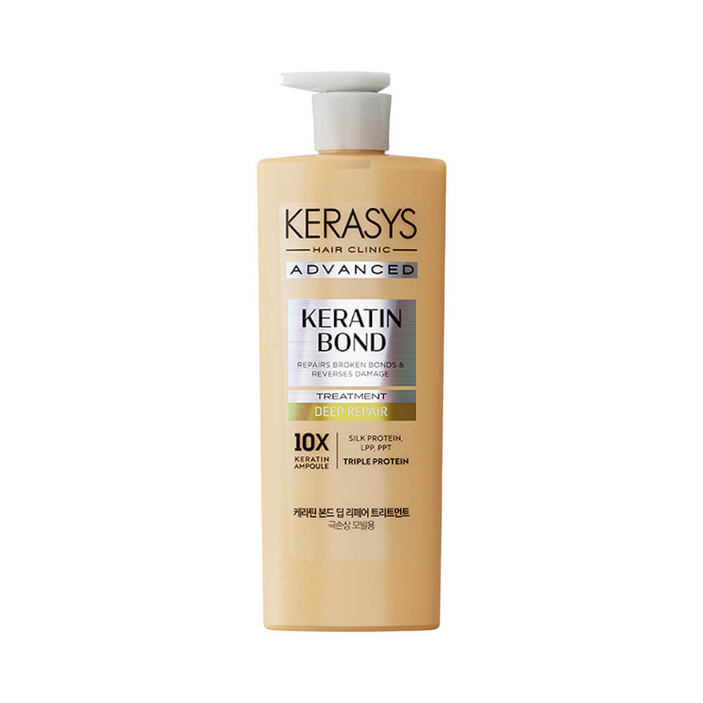 Frasco pump vertical de máscara capilar Kerasys Advanced Keratin Bond Deep Repair 600ml sobre fundo branco