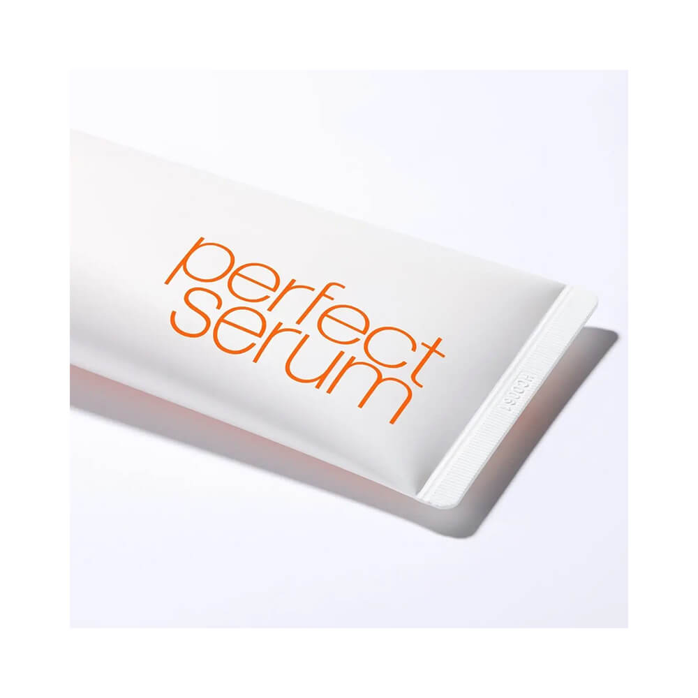 Close da bisnaga branca da Máscara de Tratamento Mise en Scène Perfect Serum Original 180ml destacando o rótulo laranja