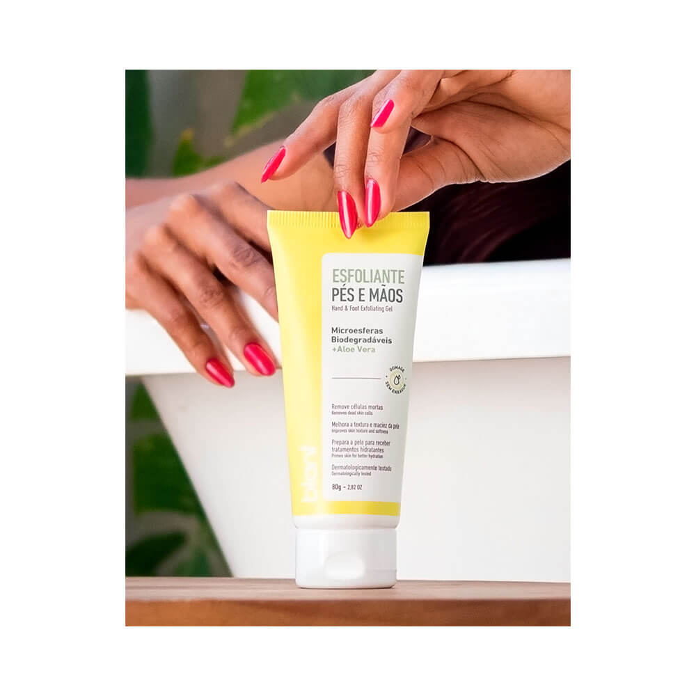 Tubo do Esfoliante Blant com rótulo verde e branco em fundo branco