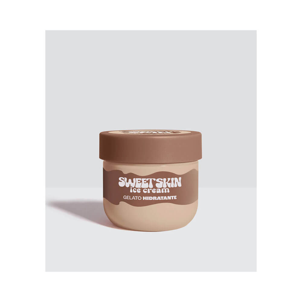 Pote fechado do Gelato Hidratante Dailus Sweet Skin Ice Cream Cookies & Cream em fundo cinza claro