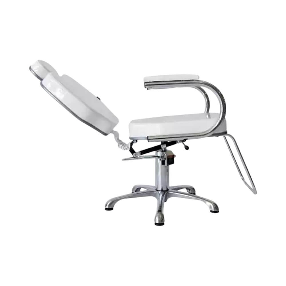 Cadeira Terra Santa Gobbi vista lateral com encosto reclinável e apoio para pés