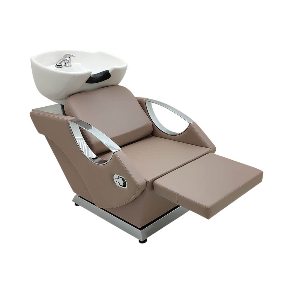 Lavatório Terra Santa Dali reclinável com apoio para pernas na cor fendi, estofado acetinado com cuba branca de cerâmica e detalhes cromados