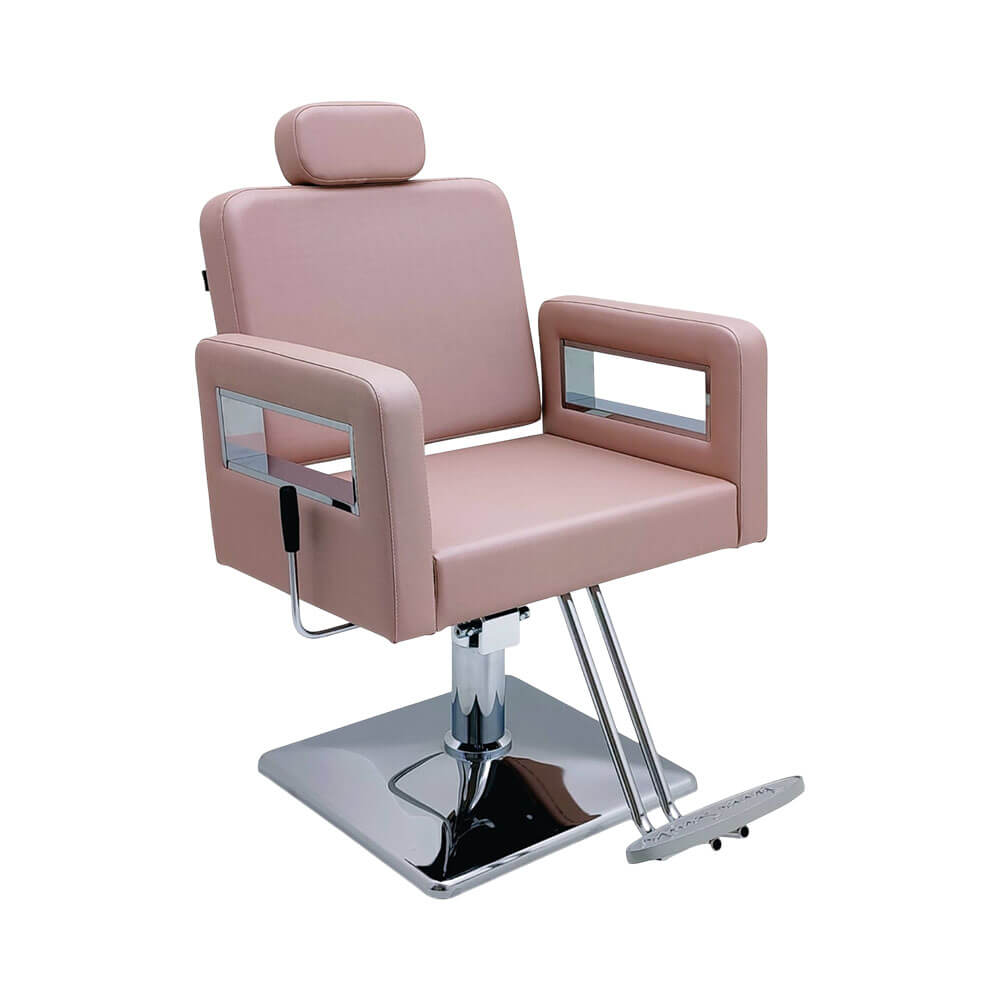 Poltrona Terra Santa Supreme com base fixa de aço cromado e estofado marrom bling