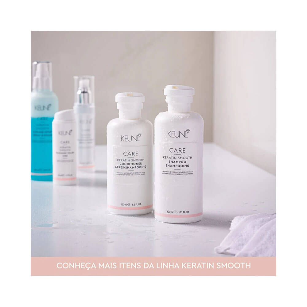 Frascos da linha Keune Care Keratin Smooth com shampoo e condicionador lado a lado