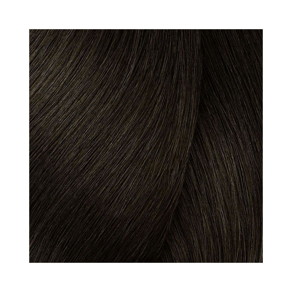 Amostra de cabelo com tom Castanho Claro Dourado Fundamental mostrando reflexos dourados