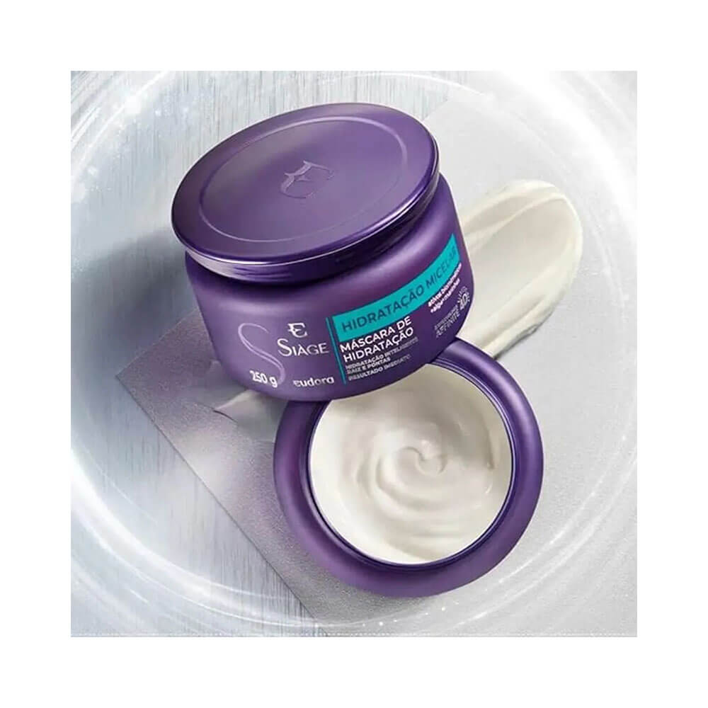 Máscara Capilar Siàge Revela os Cachos creme branco e textura cremosa