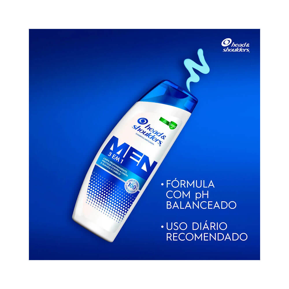 Shampoo Head & Shoulders Men Anticaspa 3 em 1 400ml inclinado sobre fundo azul