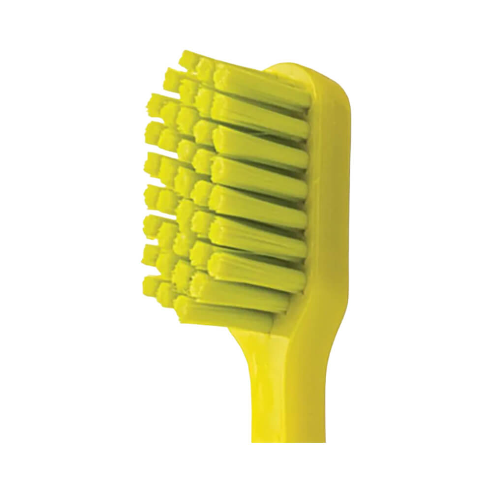 Close-up das cerdas extra macias da escova dental Kess Pro em fundo branco